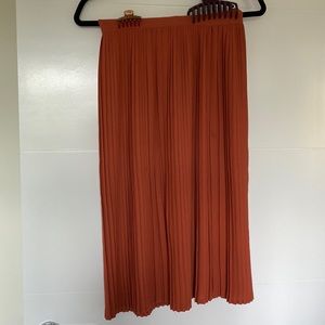 Pumpkin spice colour pleated skirt